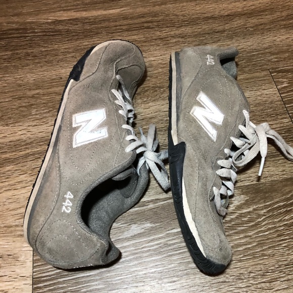 new balance 442 men grey